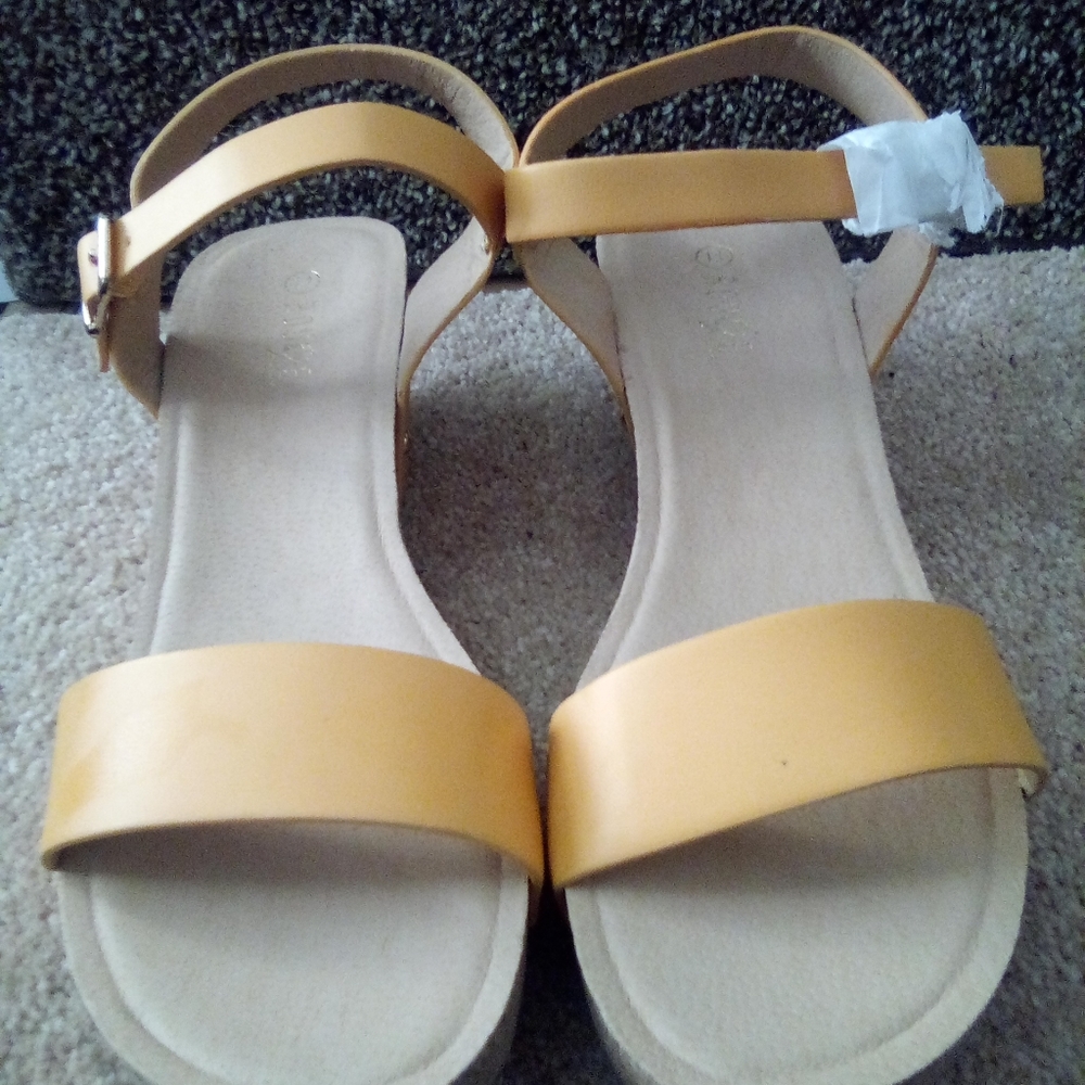 Women's shoes